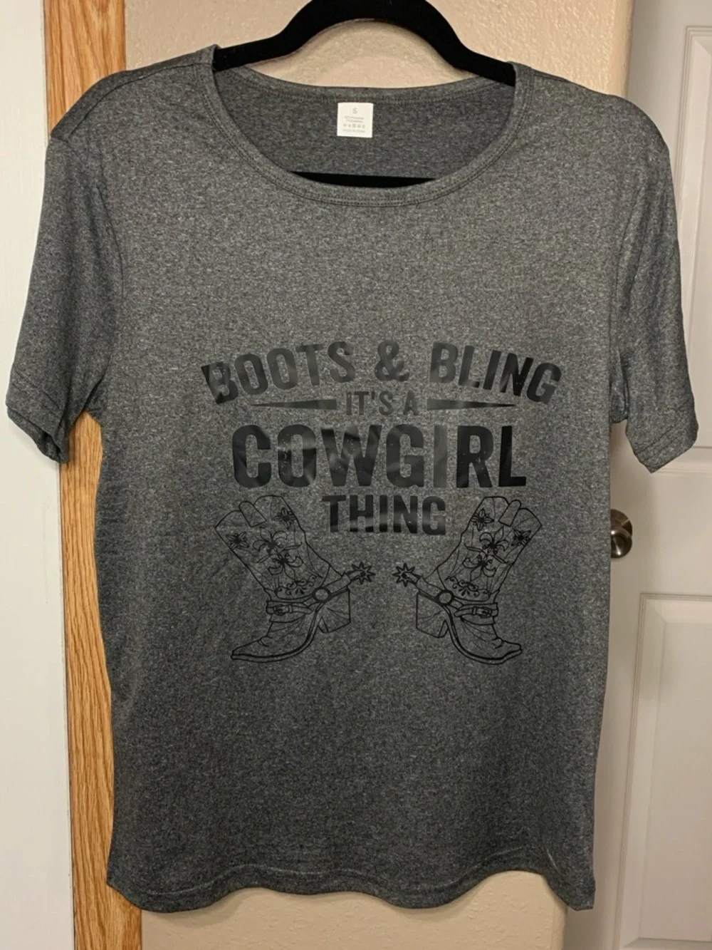 WESTERN Gray Graphic Print Short Sleeve Tee Shirt Boots and Bling - Picture 3 of 4
